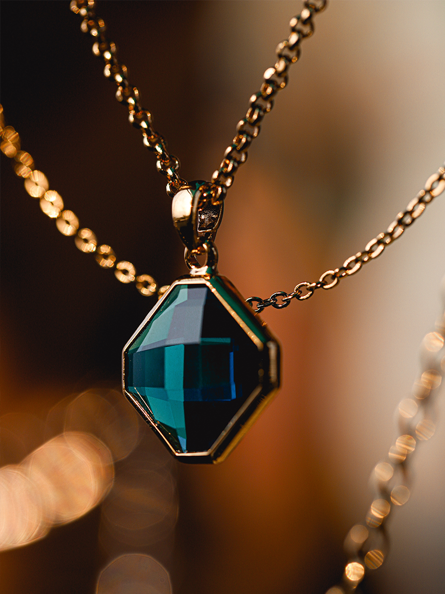 Gold Chain Link Sapphire Pendant Necklace